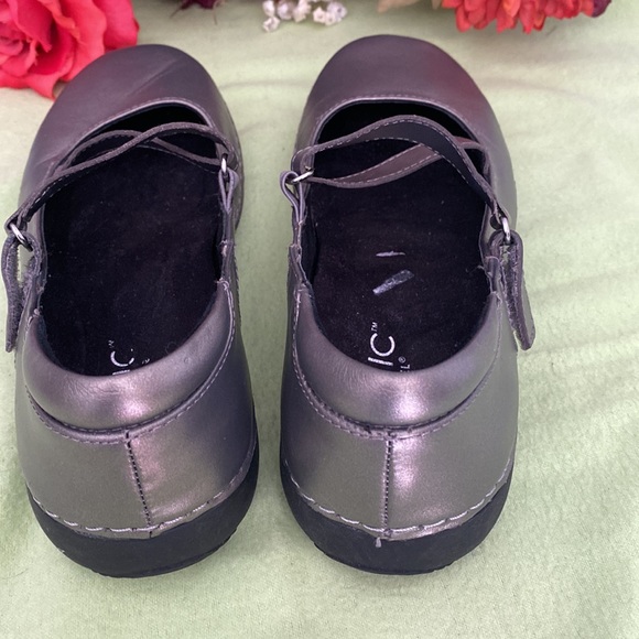 VIONIC with ORTHAHEEL Technology - Picture 7 of 10